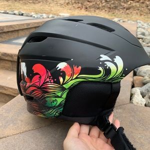 Giro black decade ski/snowboard helmet